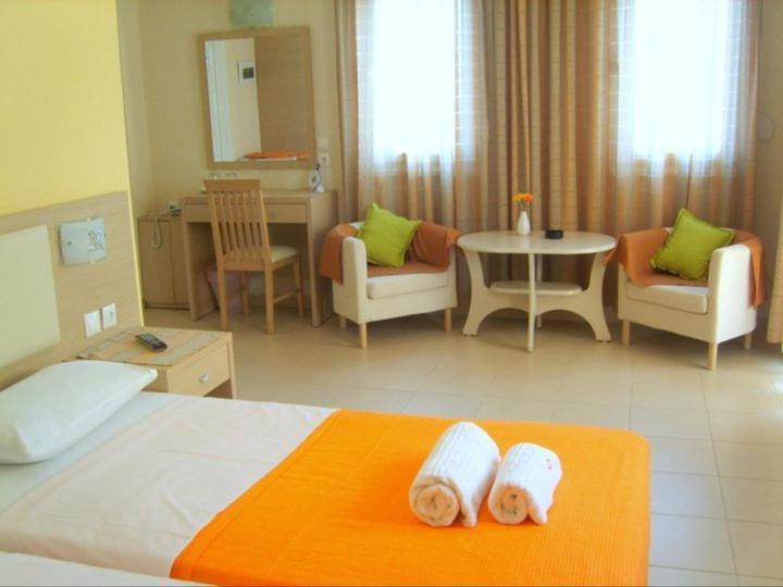 Decauville Hotel Gerakini Room photo