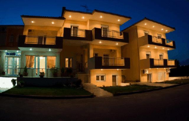 Decauville Hotel Gerakini Exterior photo