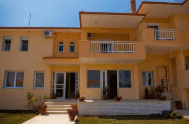 Decauville Hotel Gerakini Exterior photo